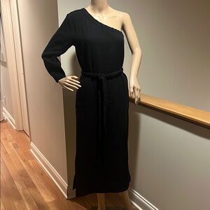 Elegant Black One-Shoulder Dress